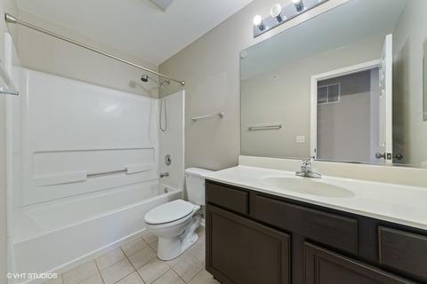 660 Mill Cir #305, Wheeling, IL 60090 photo 13
