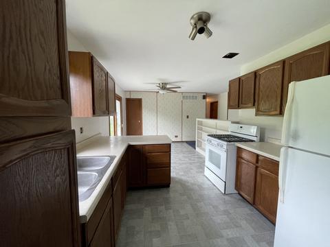 975 Valewood Rd, Bartlett, IL 60103 photo 6