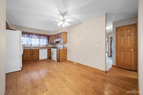 466 E Lorraine Ave, Addison, IL 60101 photo 3