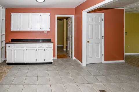 705 Olive St, Hoffman Estates, IL 60169 photo 6