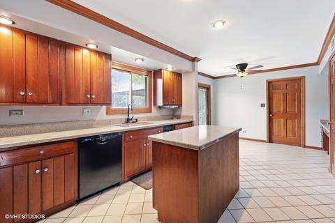 135 Graymoor Ln, Olympia Fields, IL 60461 photo 12