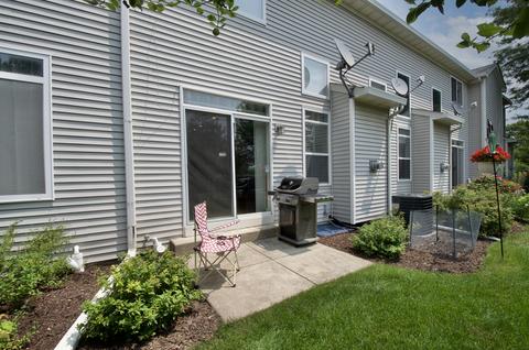 2365 Reflections Dr, Aurora, IL 60502 photo 2
