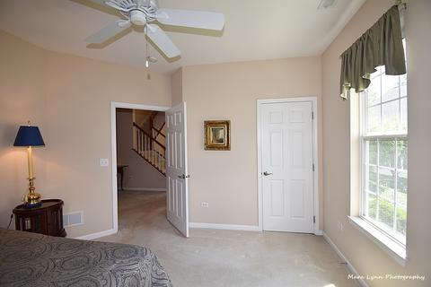 1015 Pinehurst Ct, Elgin, IL 60124 photo 27