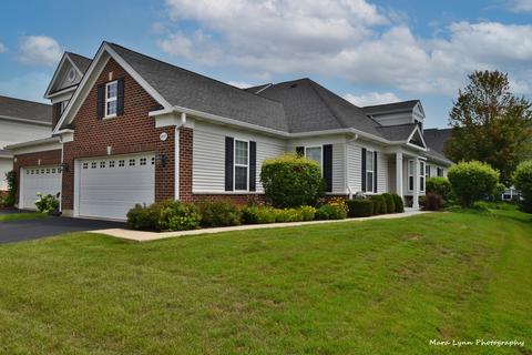 1015 Pinehurst Ct, Elgin, IL 60124 photo 1