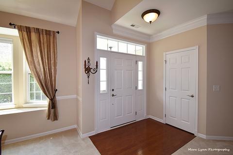 1015 Pinehurst Ct, Elgin, IL 60124 photo 4