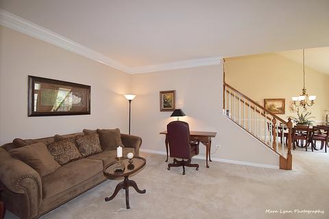 1015 Pinehurst Ct, Elgin, IL 60124 photo 9