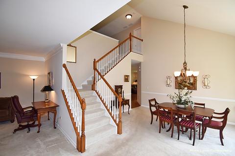 1015 Pinehurst Ct, Elgin, IL 60124 photo 5