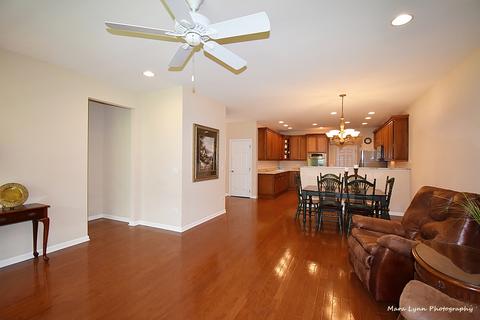 1015 Pinehurst Ct, Elgin, IL 60124 photo 19