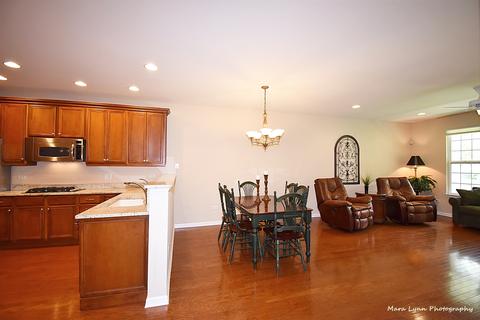 1015 Pinehurst Ct, Elgin, IL 60124 photo 15