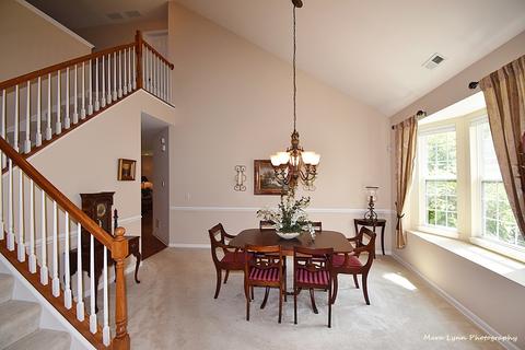 1015 Pinehurst Ct, Elgin, IL 60124 photo 6