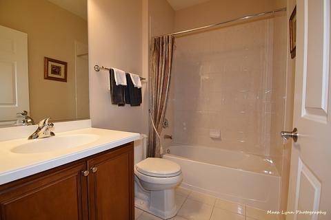 1015 Pinehurst Ct, Elgin, IL 60124 photo 28