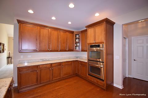 1015 Pinehurst Ct, Elgin, IL 60124 photo 13