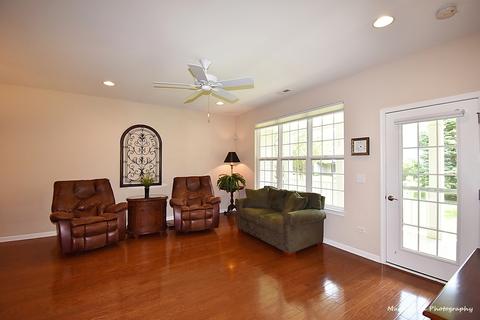 1015 Pinehurst Ct, Elgin, IL 60124 photo 20
