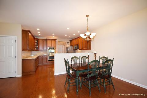 1015 Pinehurst Ct, Elgin, IL 60124 photo 16