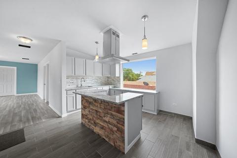 6830 S Bell Ave, Chicago, IL 60636 photo 11