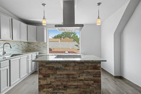 6830 S Bell Ave, Chicago, IL 60636 photo 12