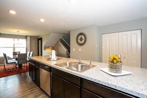 3807 Honeysuckle Ln, Elgin, IL 60124 photo 9