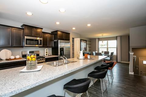 3807 Honeysuckle Ln, Elgin, IL 60124 photo 8