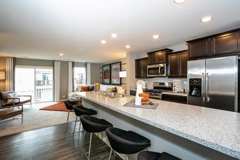 3807 Honeysuckle Ln, Elgin, IL 60124 photo 7