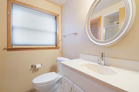744 Madelyn Dr, Des Plaines, IL 60016 photo 8