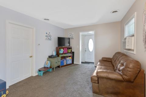 338 Willow Rd, Lakemoor, IL 60051 photo 5