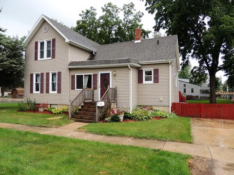504 E Macomb St, Belvidere, IL 61008 photo 2