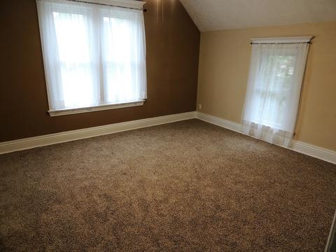 504 E Macomb St, Belvidere, IL 61008 photo 11