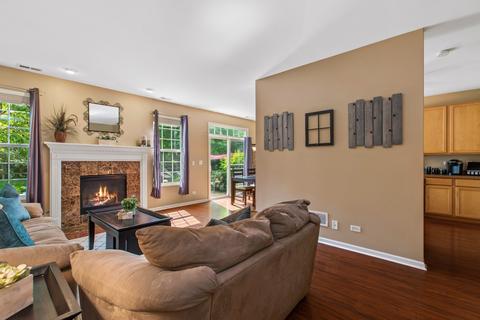 1445 Millbrook Dr, Algonquin, IL 60102 photo 2