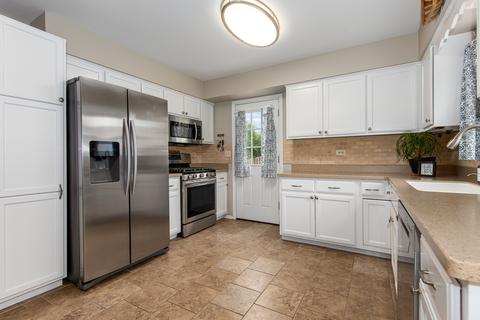 2914 Ruth Fitzgerald Dr, Plainfield, IL 60586 photo 2