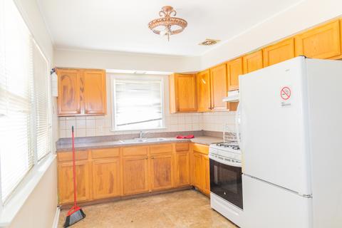 16449 Oxford Dr, Markham, IL 60428 photo 5