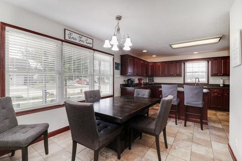 1830 Marina Dr, Normal, IL 61761 photo 9