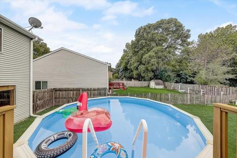 614 Hampton Cir, Elgin, IL 60120 photo 29