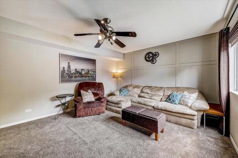 614 Hampton Cir, Elgin, IL 60120 photo 21