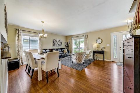 614 Hampton Cir, Elgin, IL 60120 photo 5