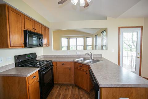 1611 Simms St, Aurora, IL 60505 photo 9