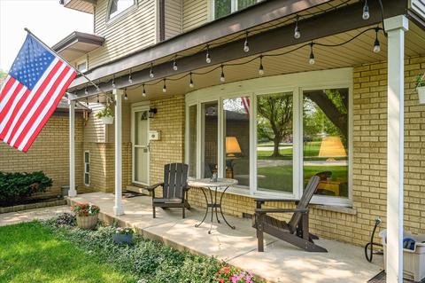 320 W Walnut Ave, Des Plaines, IL 60016 photo 2