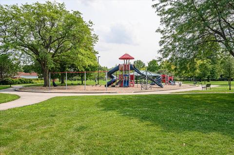 320 W Walnut Ave, Des Plaines, IL 60016 photo 6