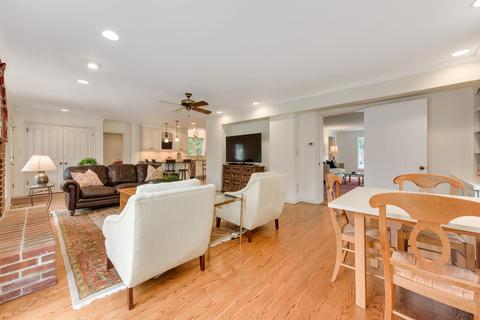 30 Logan Ter, Golf, IL 60029 photo 5