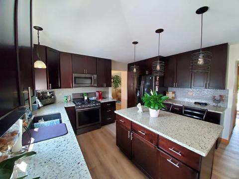 2407 Red Oak Ct, Plainfield, IL 60586 photo 4
