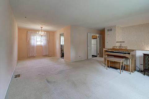 1460 Jefferson Rd, Hoffman Estates, IL 60169 photo 4
