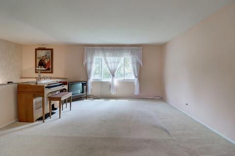 1460 Jefferson Rd, Hoffman Estates, IL 60169 photo 2