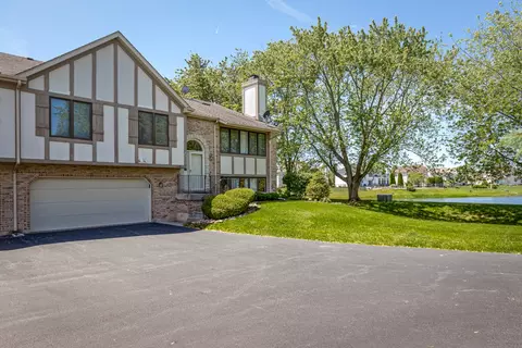 2331 Olde Mill Rd, Plainfield, IL 60586 photo 2