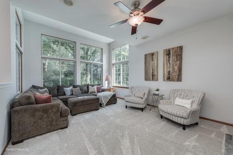 362 Old Walnut Cir, Gurnee, IL 60031 photo 5