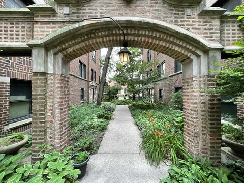 5455 S Ingleside Ave #2E, Chicago, IL 60615 photo 3