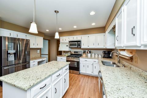 85 Christina Cir, Wheaton, IL 60189 photo 6