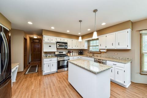 85 Christina Cir, Wheaton, IL 60189 photo 7
