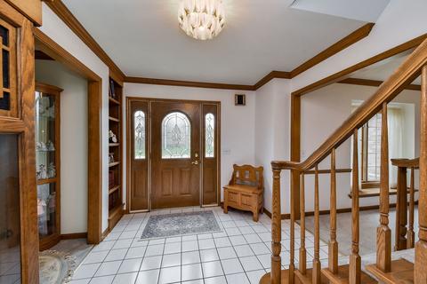 85 Christina Cir, Wheaton, IL 60189 photo 2