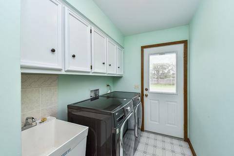 85 Christina Cir, Wheaton, IL 60189 photo 13