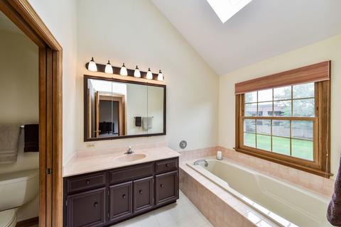 85 Christina Cir, Wheaton, IL 60189 photo 16