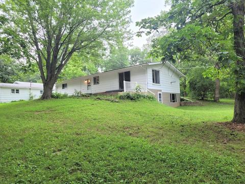 9724 N Memory Ln, Leaf River, IL 61047 photo 11